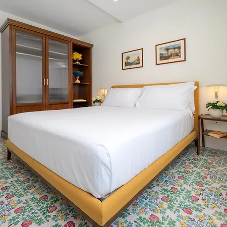 Konukevi Palazzo Gargiulo Luxury Sorrento